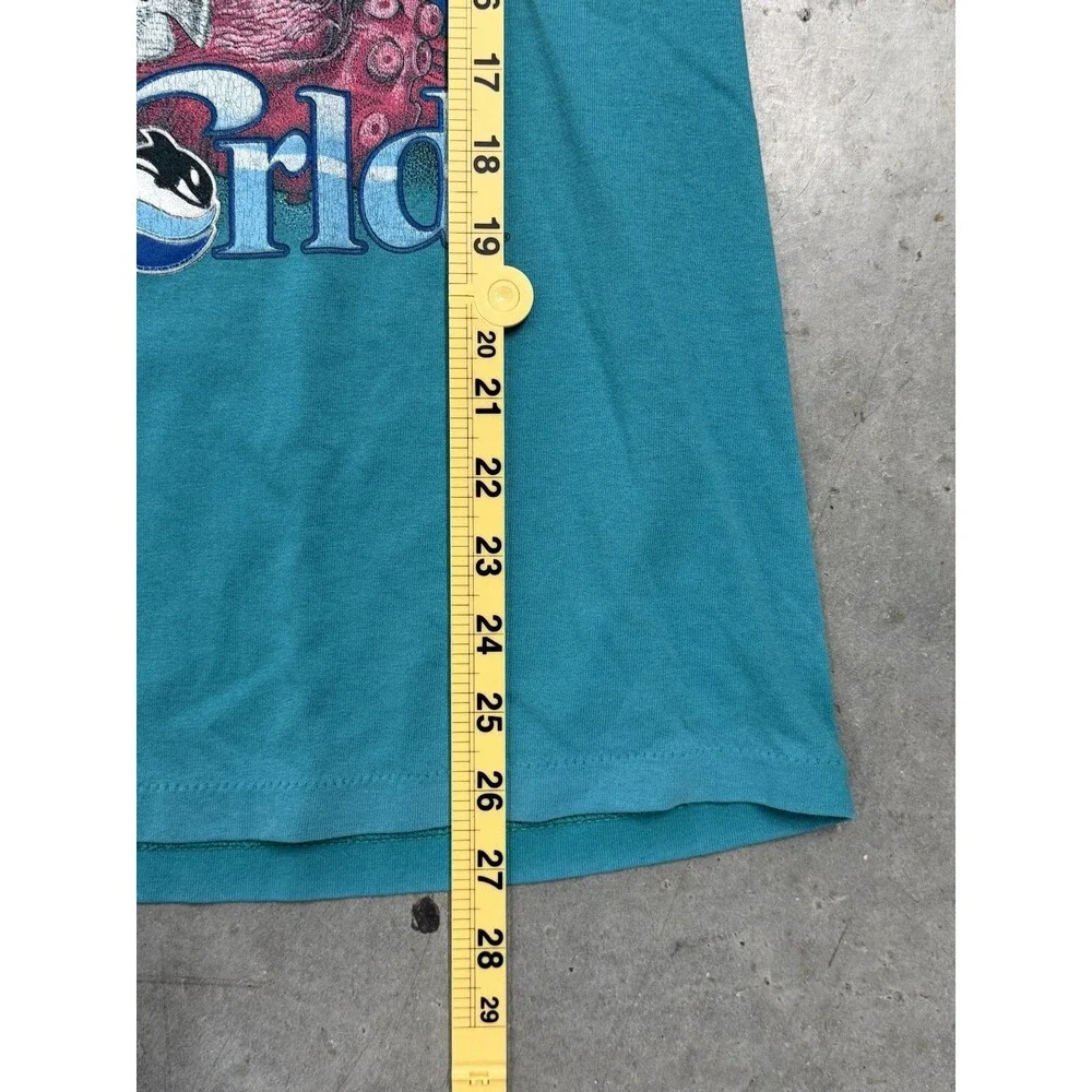 Vintage 90's Sea World Nature T Shirt Single Stitch Size L